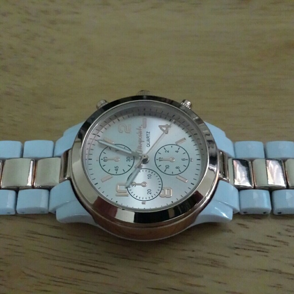 Watch - Picture 2 of 3