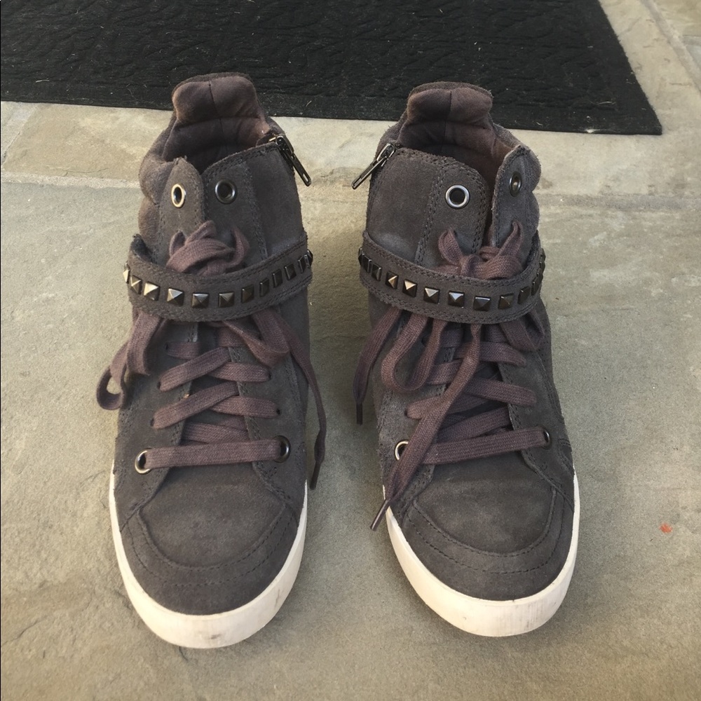 Cute fall wedge sneakers!