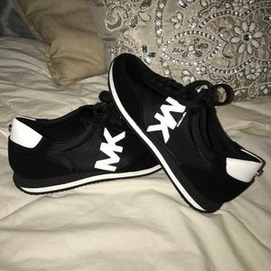 Size 7.5 Michael Kors sneakers