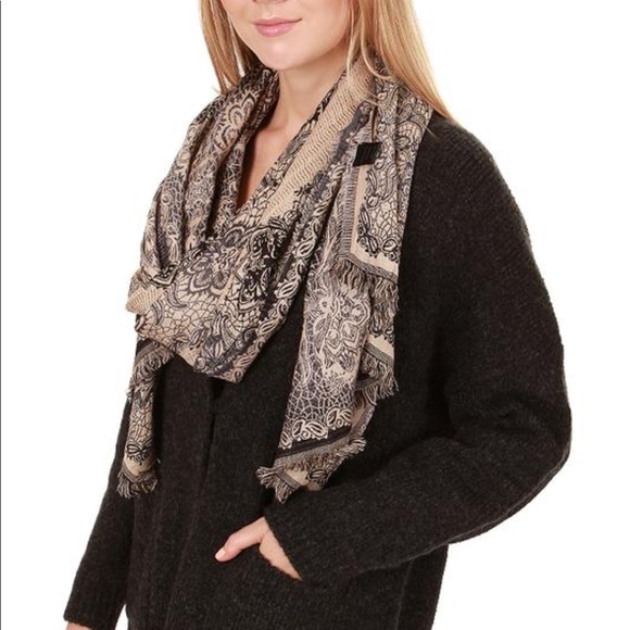 Burgundy Flower Pattern Jacquard Oblong Scarf - Picture 2 of 3