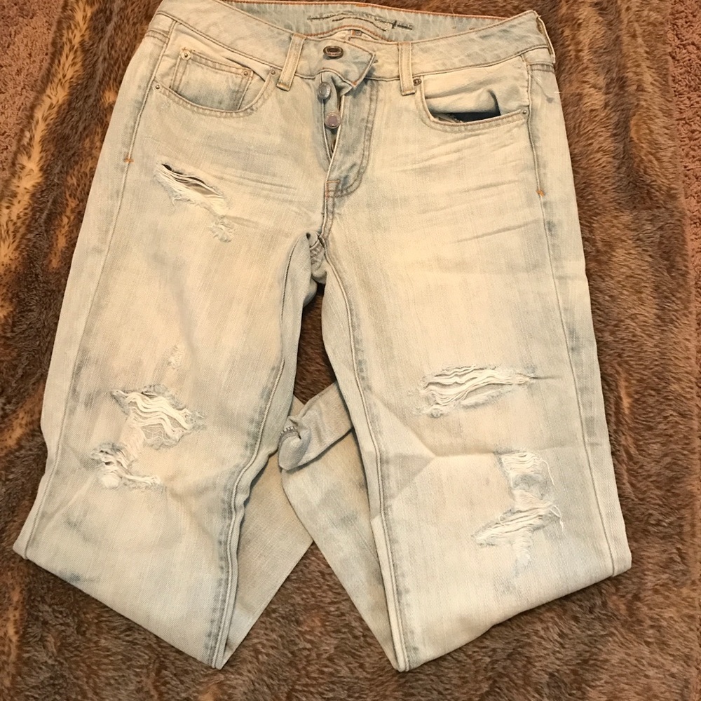 NWOT Light wash boy crop jeans