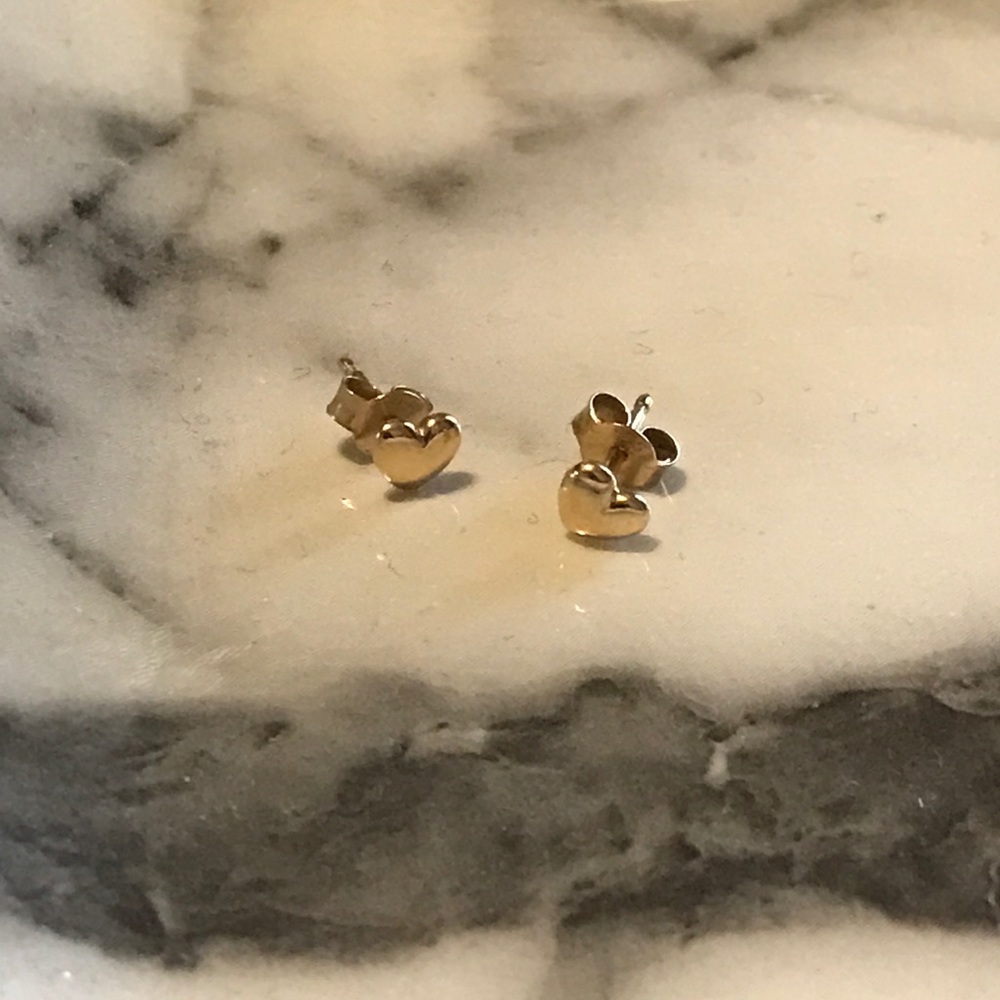 PANDORA petite 14k yellow gold heart studs