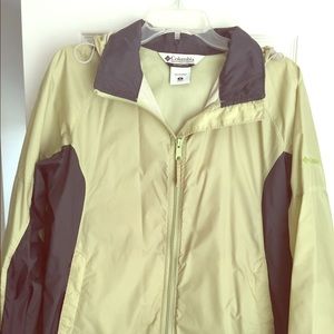Lightweight hooded Columbia rain jacket