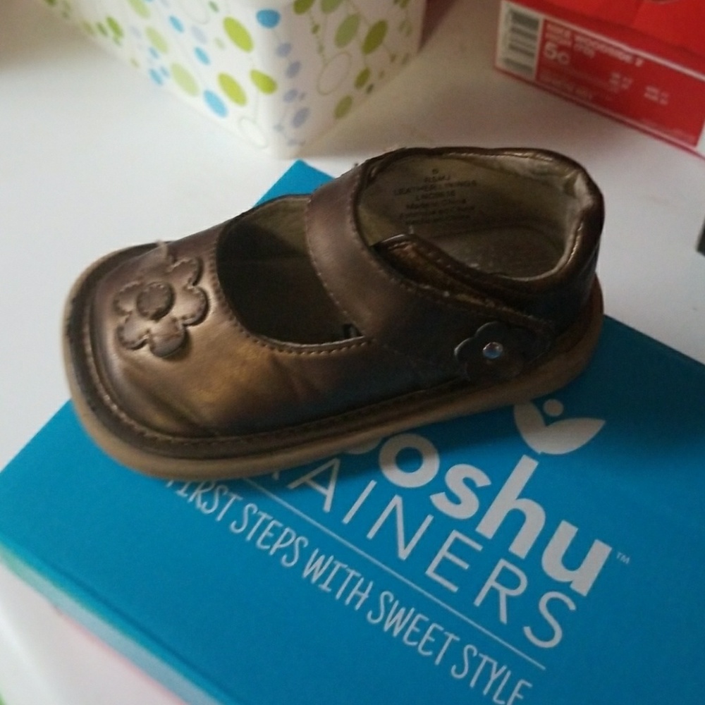 Toddler shoes