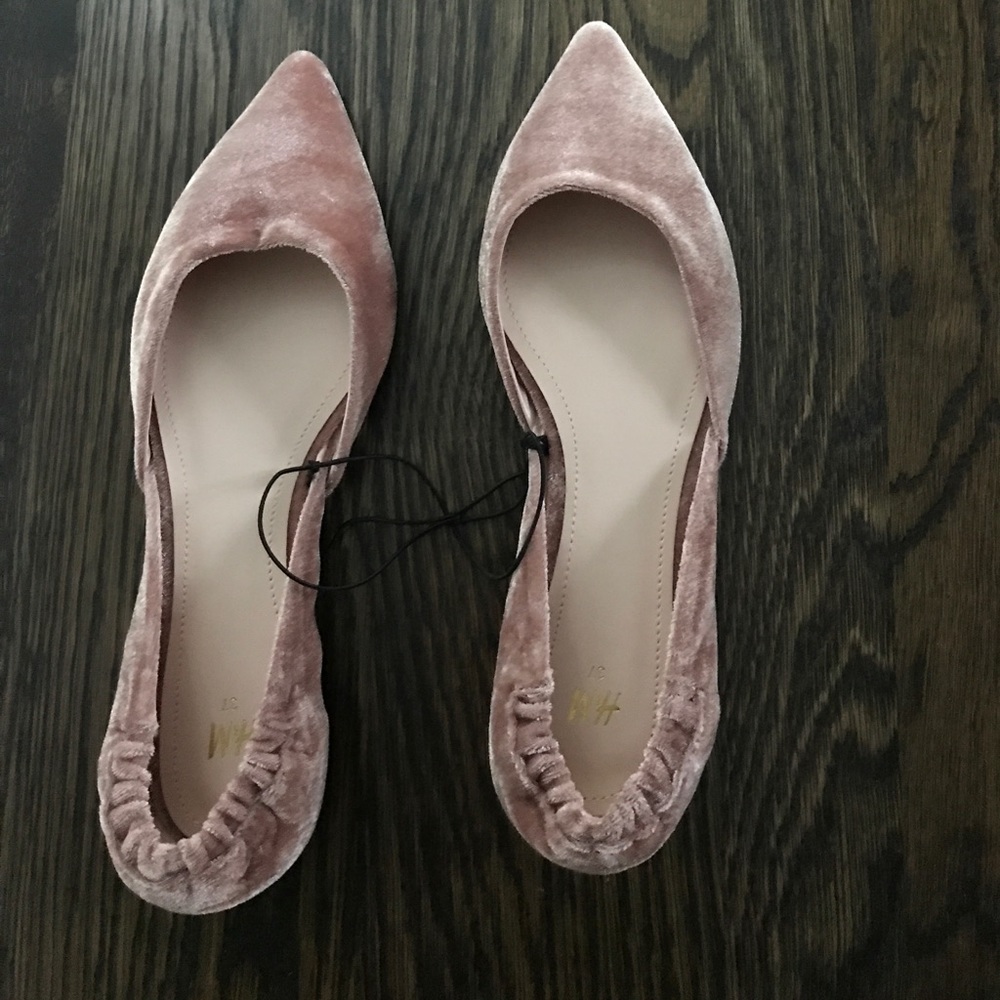 Brand new pointy velvet flats