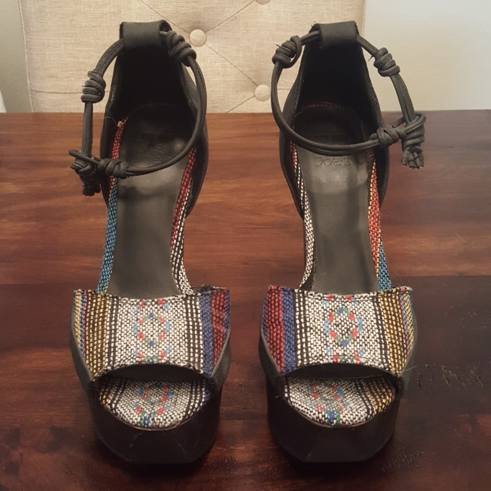 Gorgeous wooden and leather wedges!! Size 6 1/2
