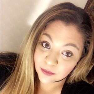 Meet your Posher, Layza