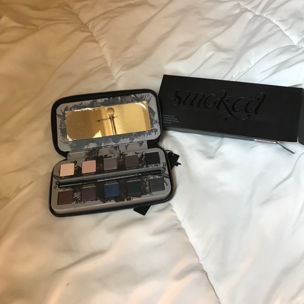 Urban Decay Smoky Eyeshadow Pallete