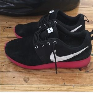 Roshe Run size 7
