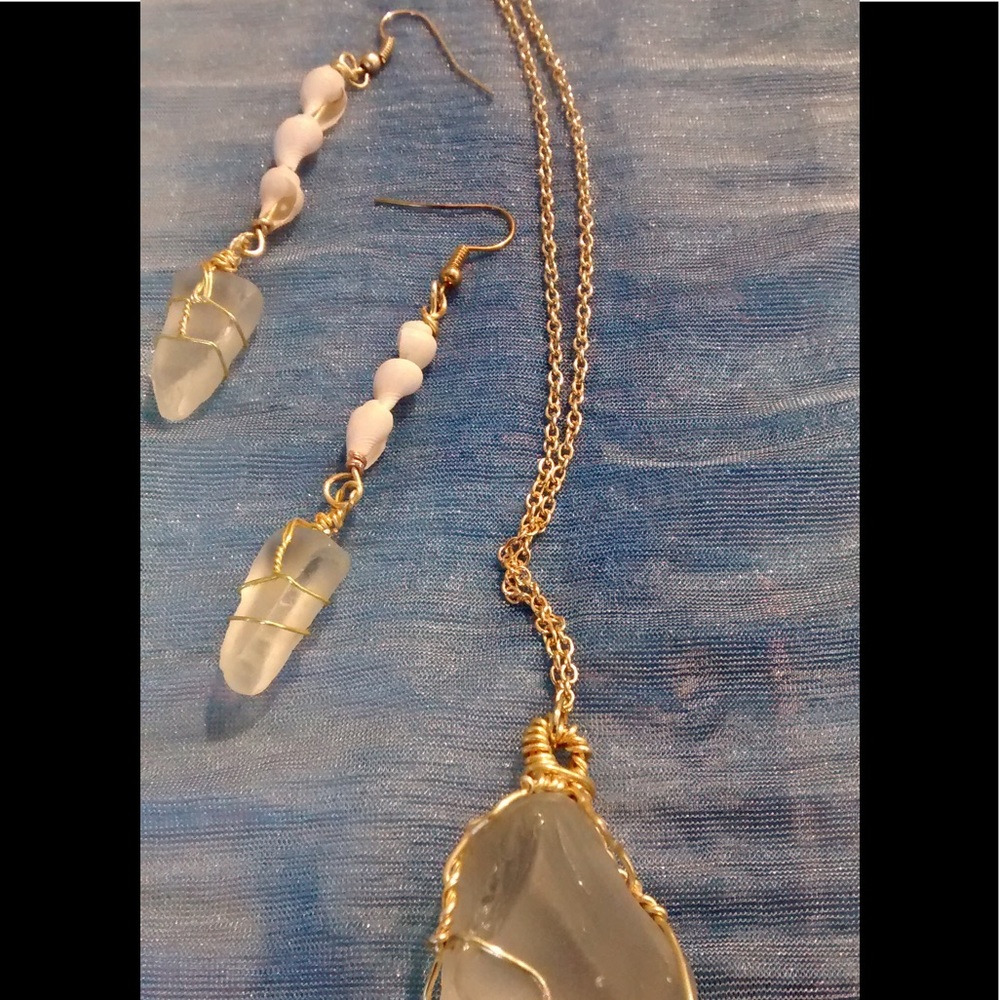 CreDeZign Clear Seaglass Necklace and Earrings Set