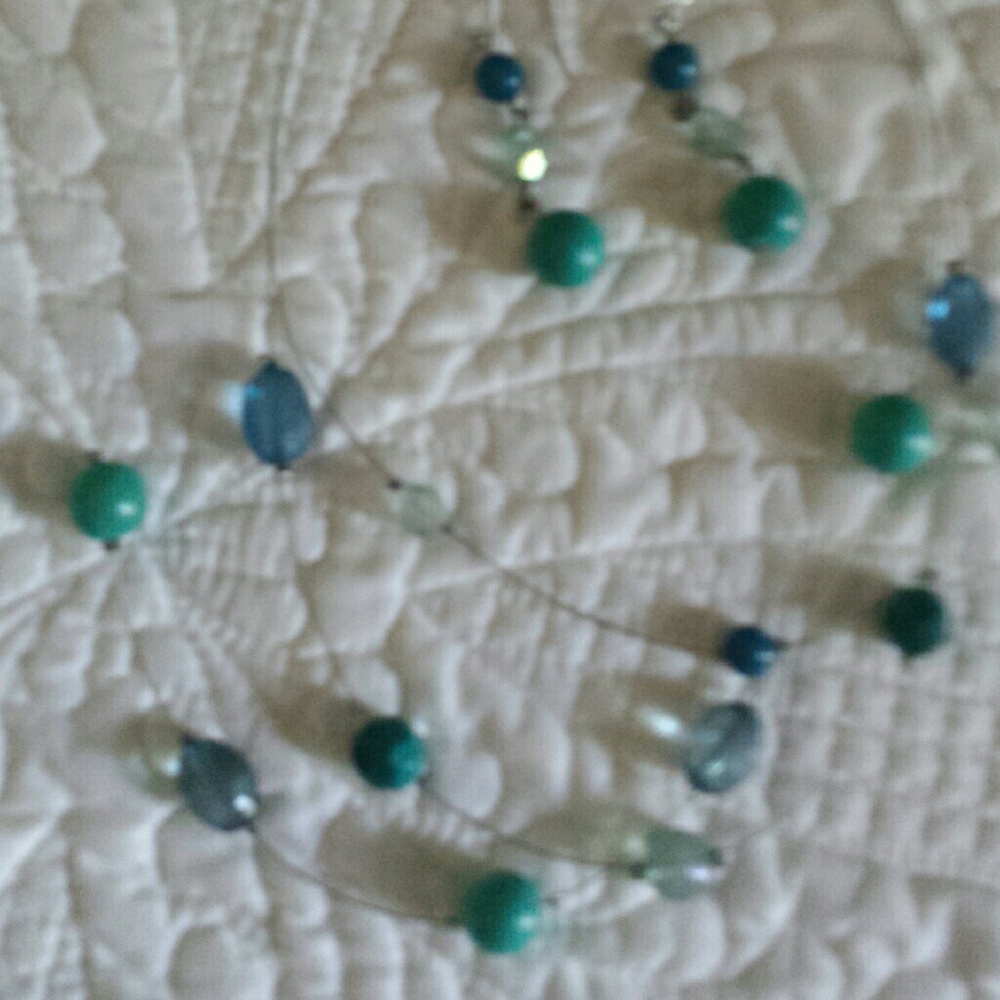 Necklace and earing set