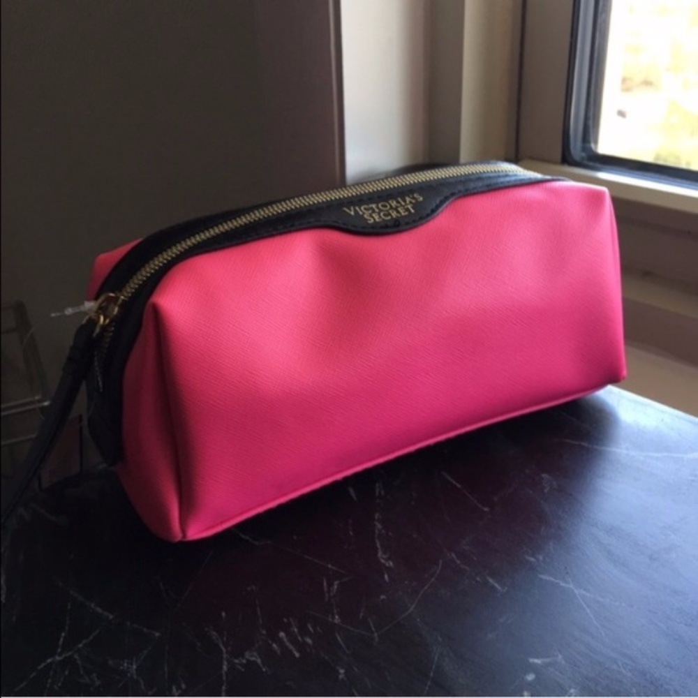 VS Gold Hardware Cosmetic Bag NWT Zip Closure