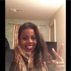 Meet your Posher, Joelle