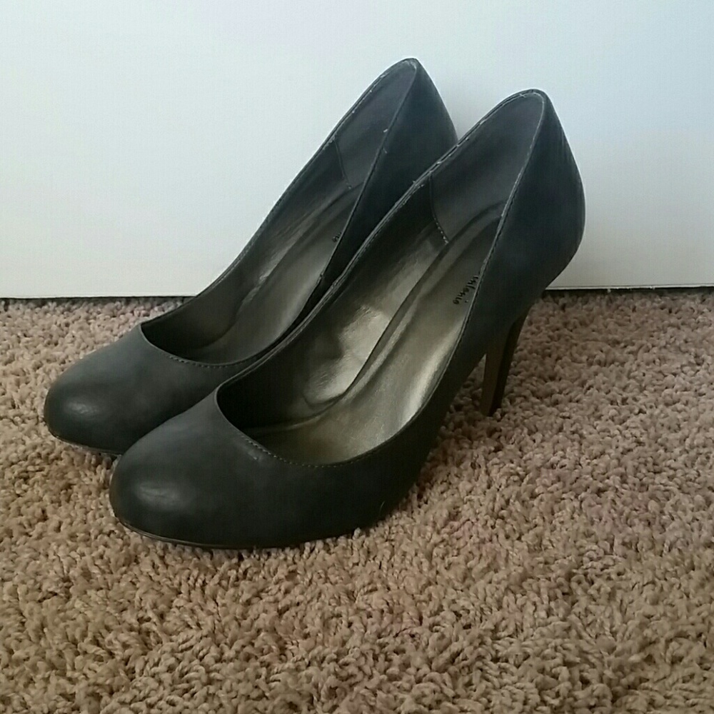 Dark Grey Pumps