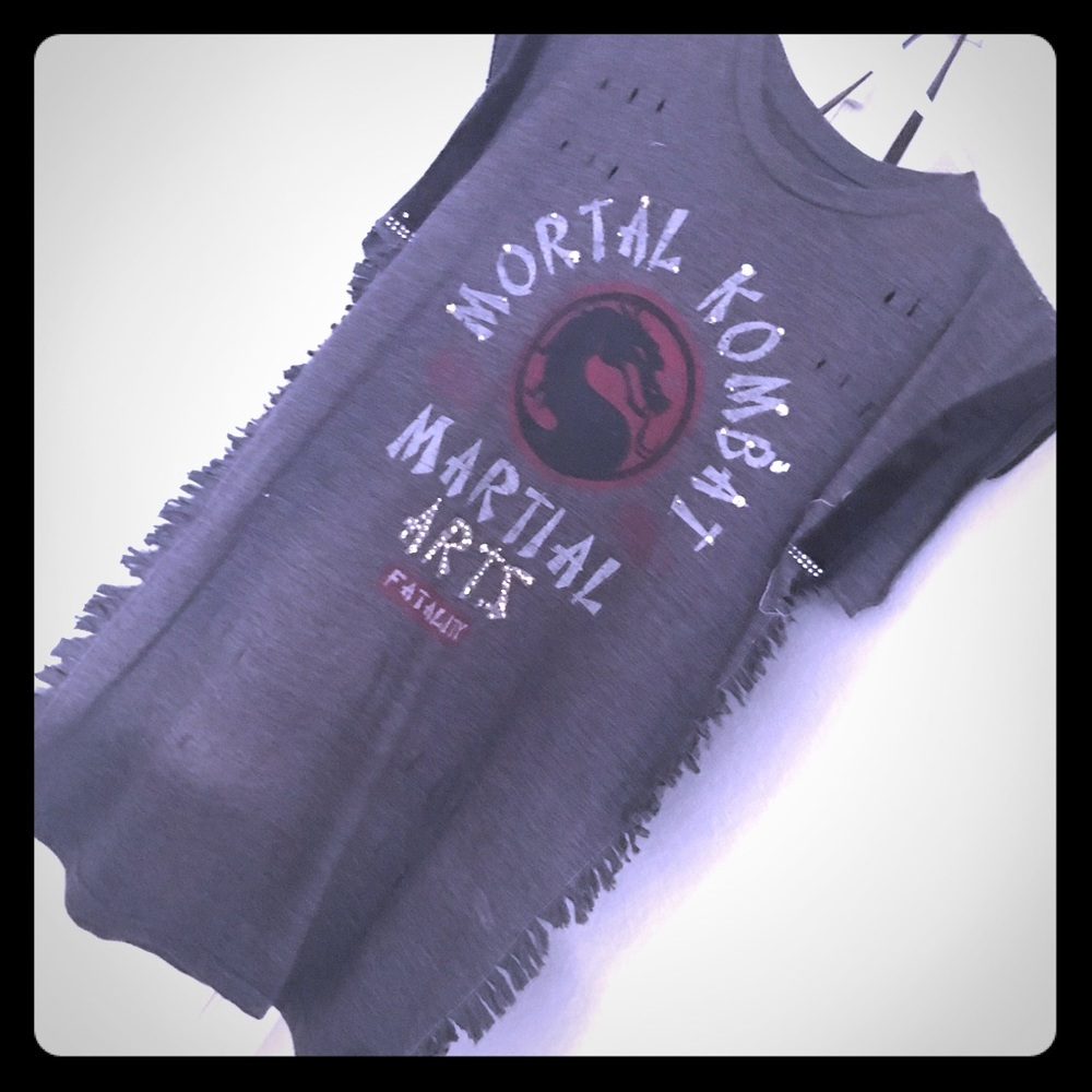 Women's fringe boyfriend tee with min bling