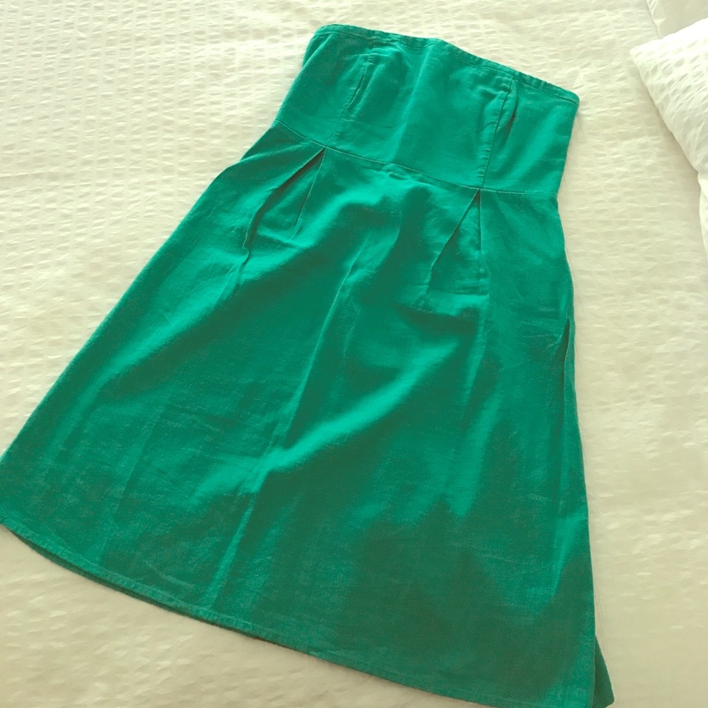 Green linen dress