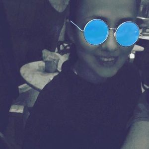 Meet your Posher, Rita