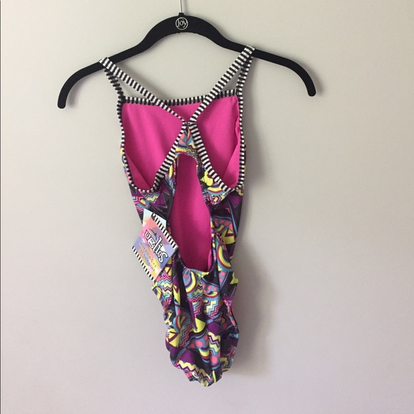 One piece swimsuit - Picture 2 of 2