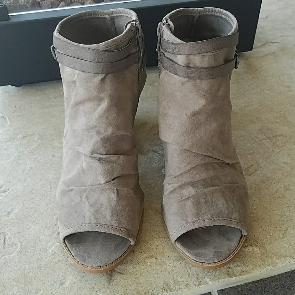 Qupid Heeled Open Toe Sandals - Picture 2 of 8
