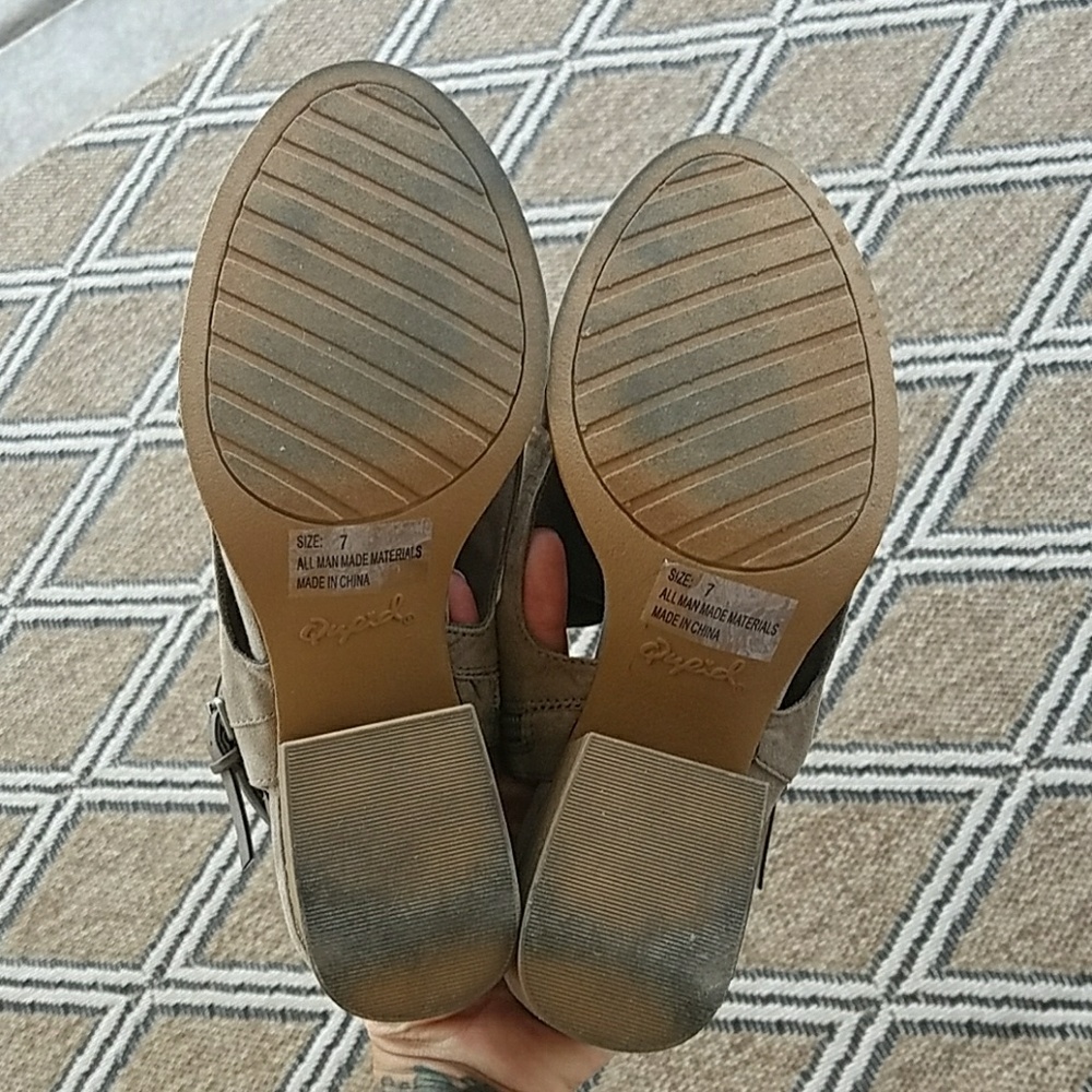 Qupid Heeled Open Toe Sandals - Picture 8 of 8