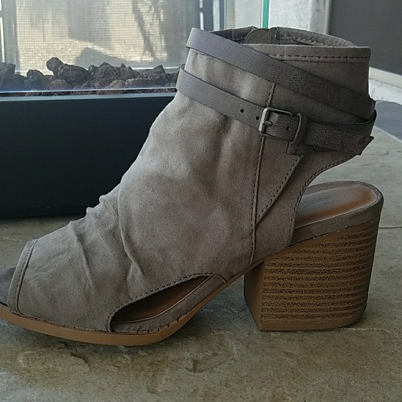 Qupid Heeled Open Toe Sandals - Picture 4 of 8