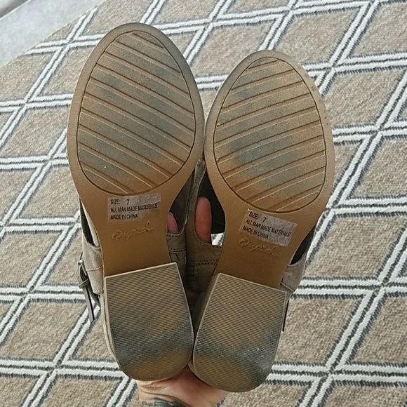 Qupid Heeled Open Toe Sandals - Picture 8 of 8