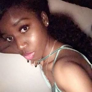 Meet your Posher, Bee