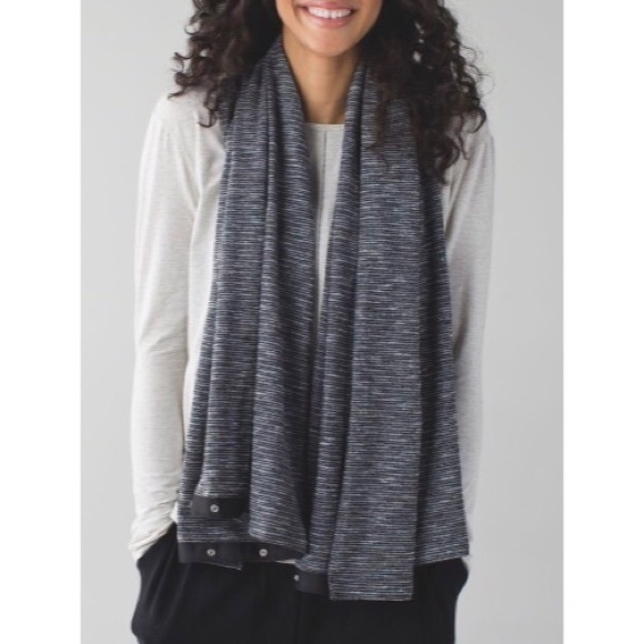 lululemon athletica Accessories - Lululemon Vinyasa Scarf, Rulu Coco Pique Black