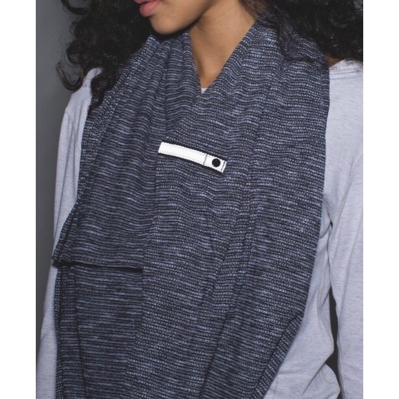 Lululemon Vinyasa Scarf, Rulu Coco Pique Black - Picture 4 of 7