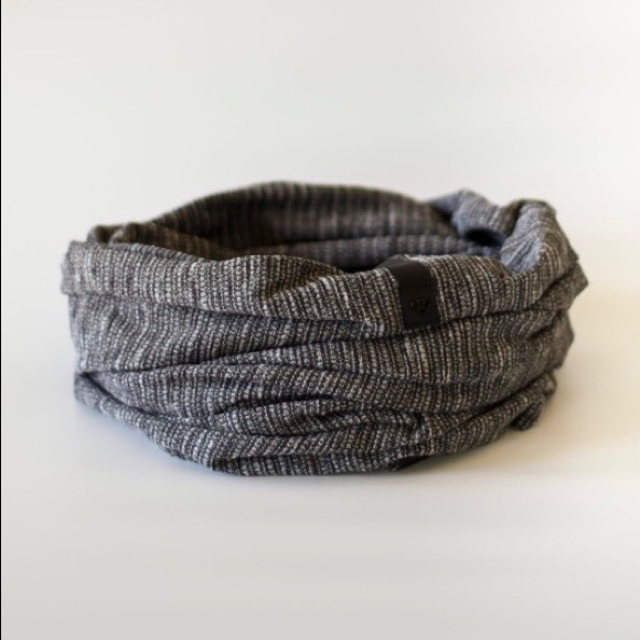 Lululemon Vinyasa Scarf, Rulu Coco Pique Black - Picture 2 of 7