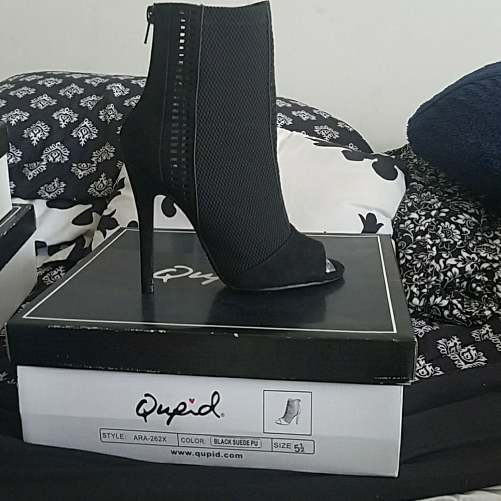 $Make a offer$ If buy both black and Gray for $30