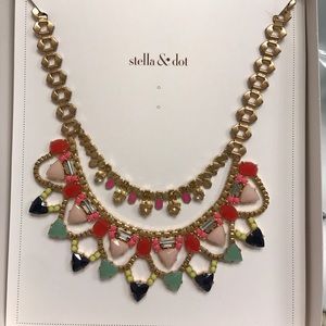 Stella & dot Fanella statement necklace