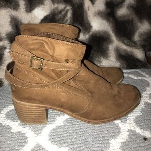 Fall heeled boots
