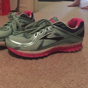 Brooks Adrenaline GTS 16 Running Shoes