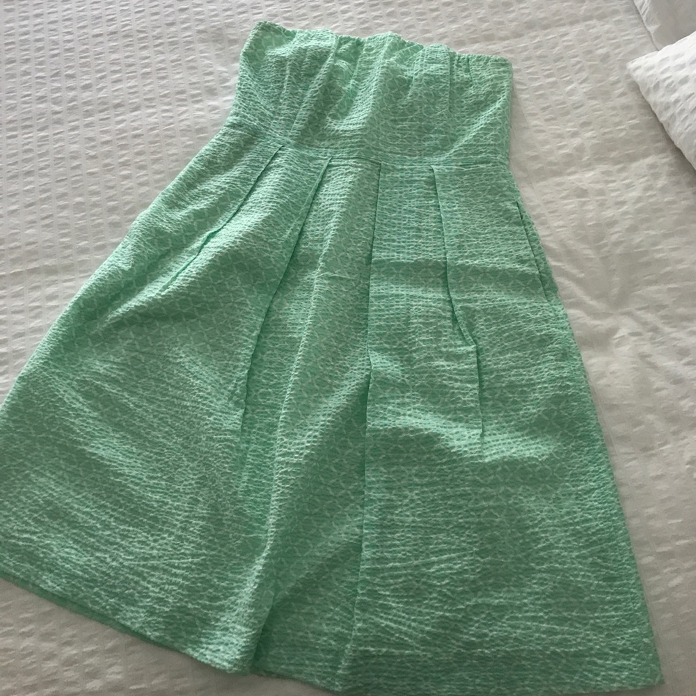 Lite green and white strapless dress