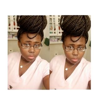 Meet your Posher, Yasmine