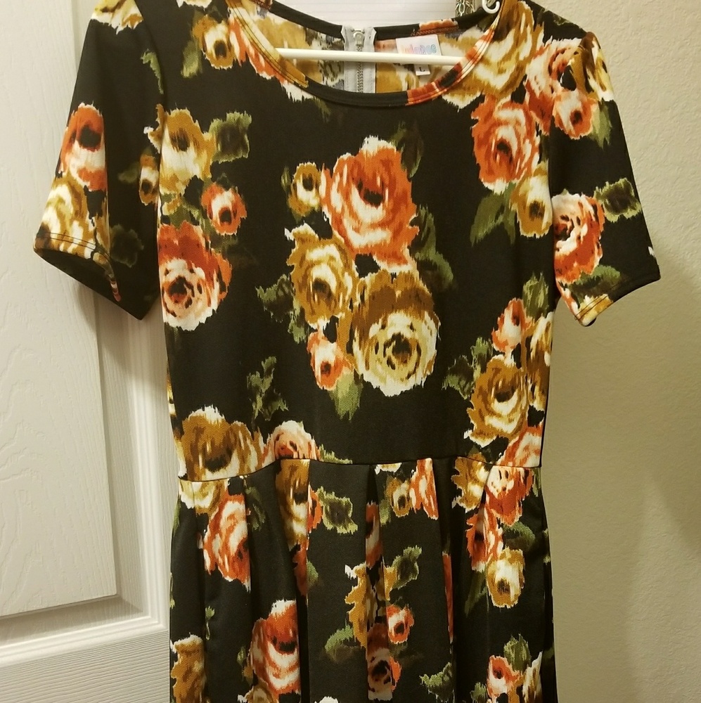 Gorgeous Vintage Floral Amelia