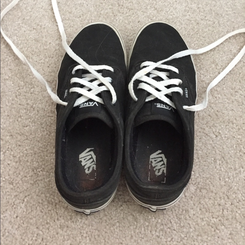Vans Black lowtop shoes