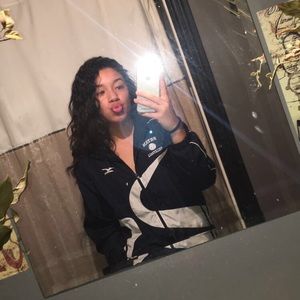 Meet your Posher, Mela