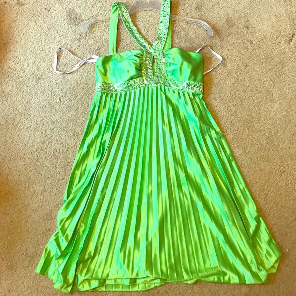 Green dress with silver sparkles - Picture 1 of 2