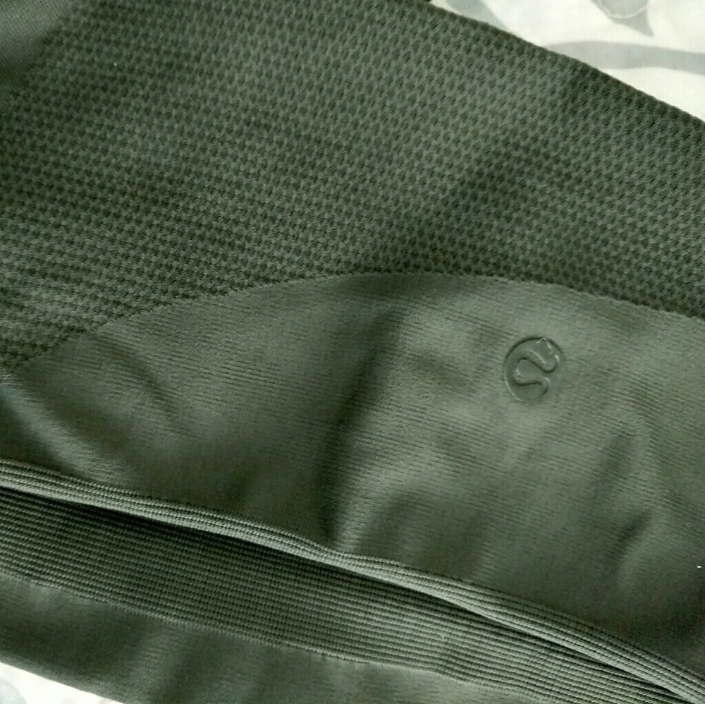 Like new Lululemon crops
