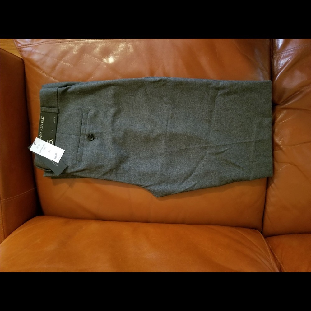 Banana Republic Logan Pants size 4 Long