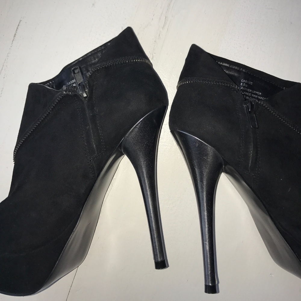 Steve Madden Cassiee Black Bootie