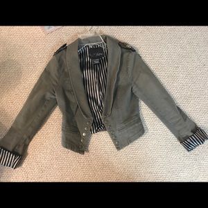 Day trip cropped blazer size small
