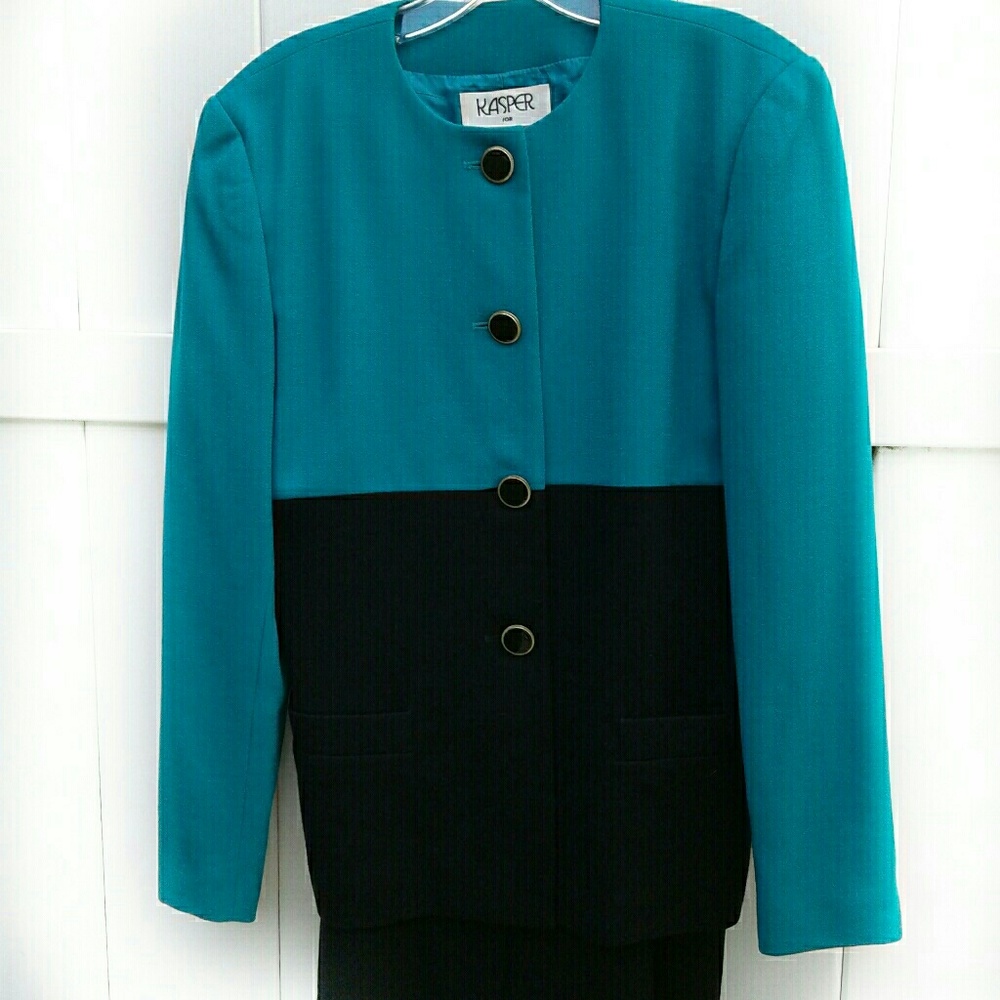 Kasper career suit