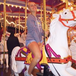 Meet your Posher, Whitney