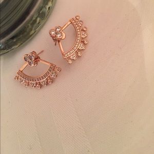 Rose gold cuff eartings