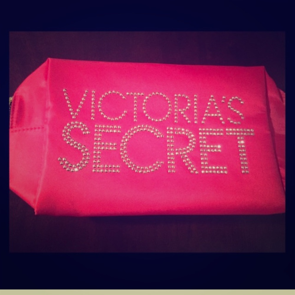Victoria's Secret makeup bag-new $5