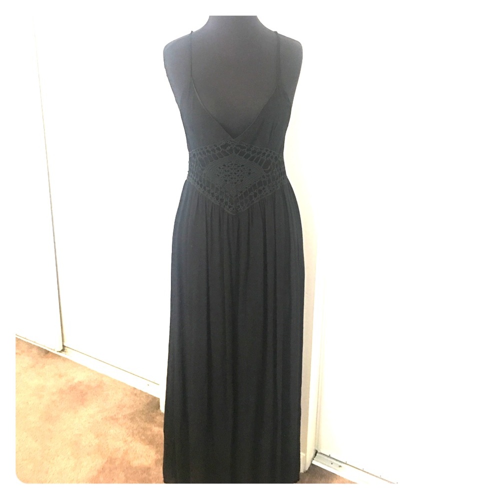 Black Exposed Maxi w/ Crocheted Front detail🖤