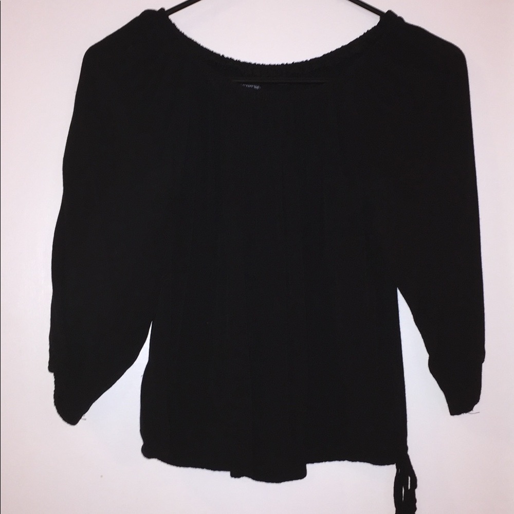 Black, off-the-shoulder 3/4 length shirt